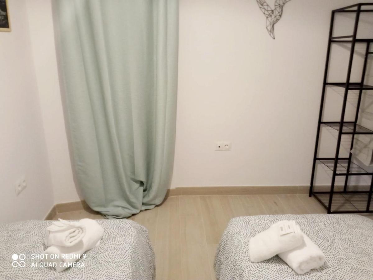 פואנגירולה Vuestro Apartamento Del Sur מראה חיצוני תמונה